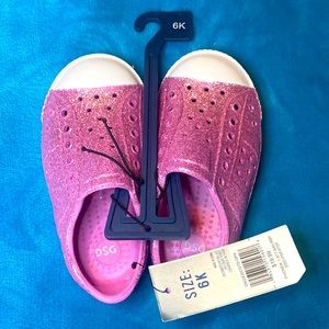 Size 6K water shoes
